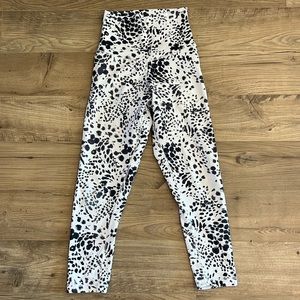 Define your inspiration leggings size small! Hardly worn :)